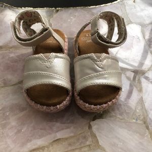 Tom’s sandals never worn toddler girls